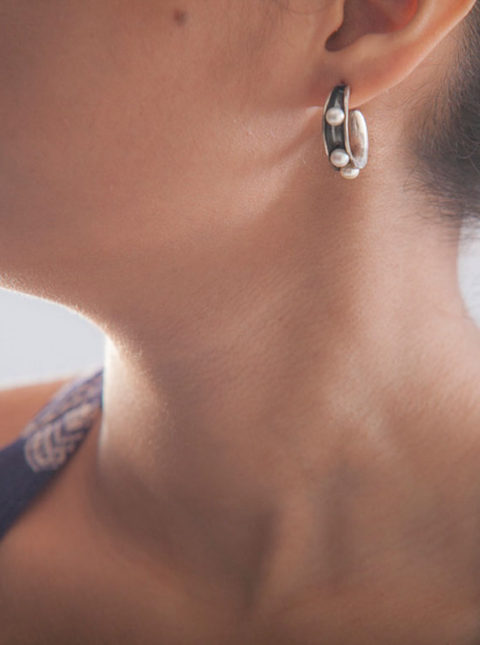 anticlastic pearl earrings 1